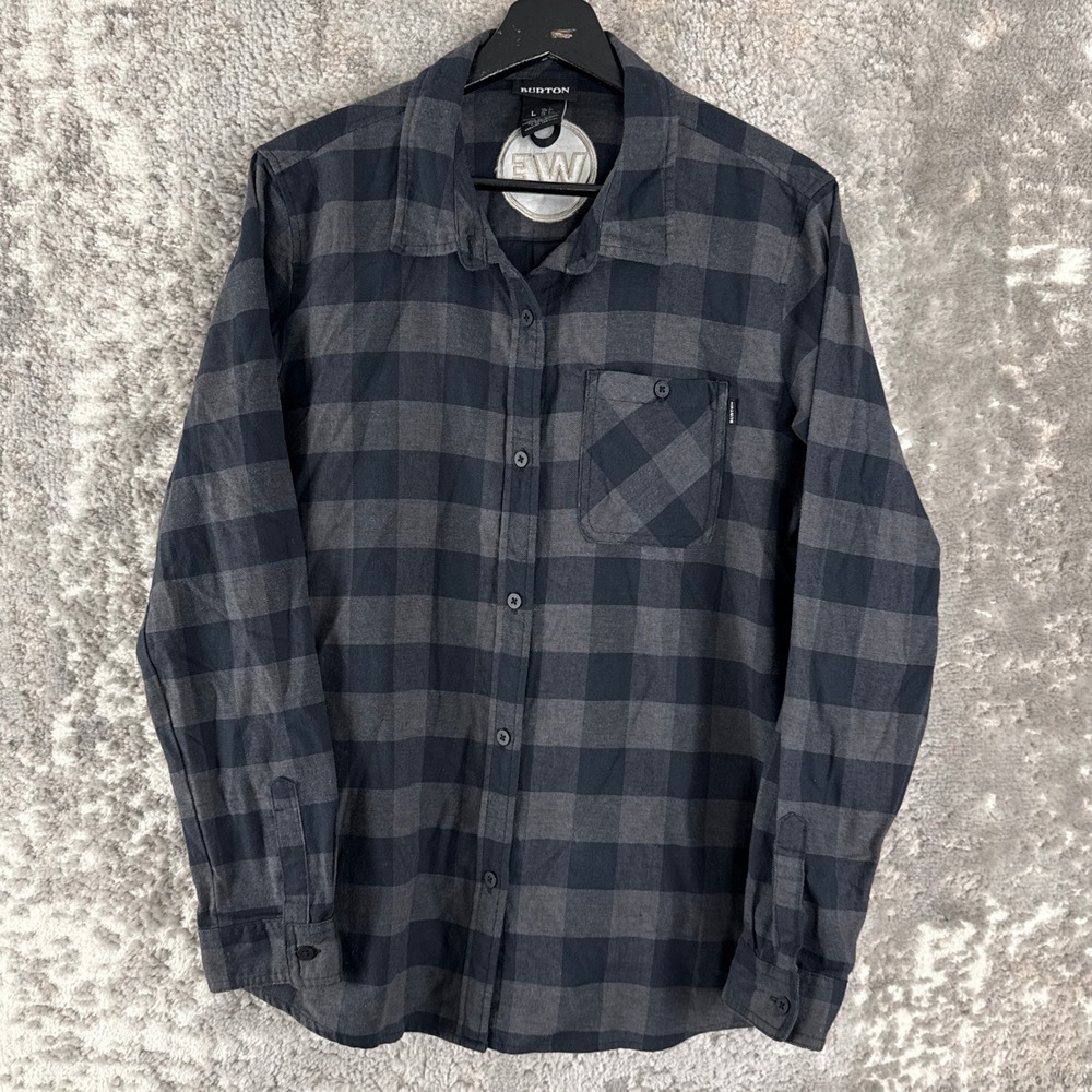 Burton Size L Plaid Flannel Button Up Long Sleeve Shirt Gray Black‎ Womens